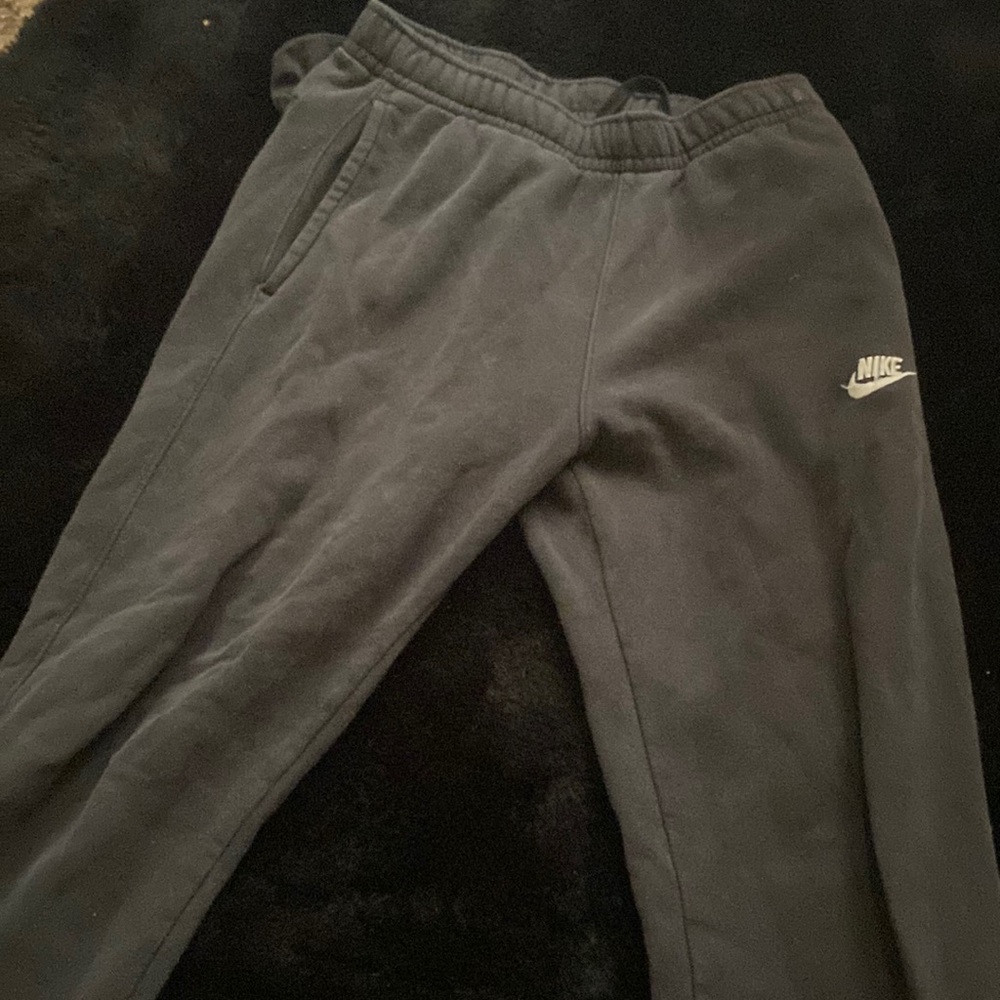 Black Nike pants